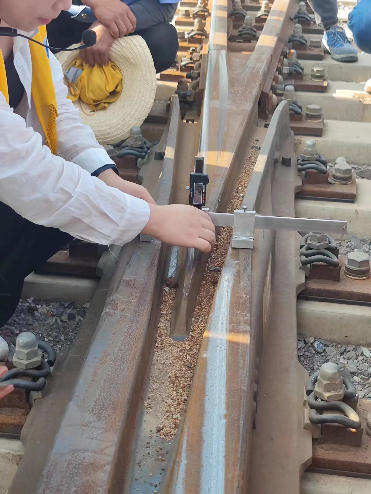 Onsite equipment presentation and training !Wuhan Linkage Track